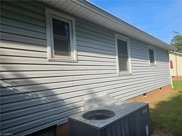 146 E 3rd Street, photo 2 of 14