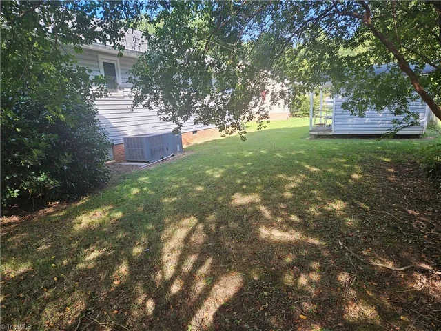 146 E 3rd Street, photo 4 of 14