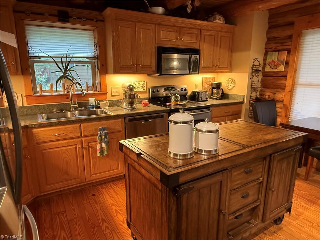 650 Cabin Cove Lane, Moravian Falls, North Carolina image 21