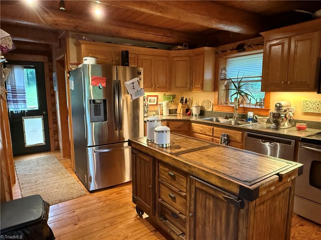 650 Cabin Cove Lane, Moravian Falls, North Carolina image 18