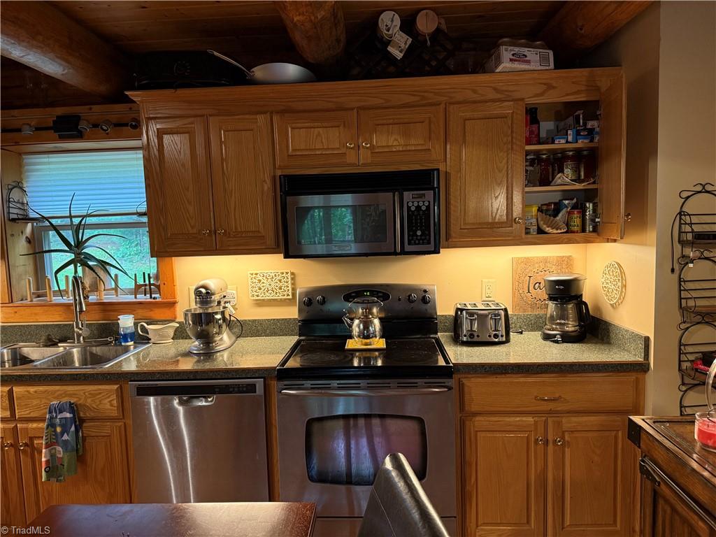 650 Cabin Cove Lane, Moravian Falls, North Carolina image 16