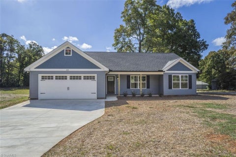 Homes For Sale - 6015 Zoo Parkway<br/> Asheboro, NC 27205