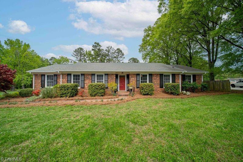 806 Branchwood Drive, Kernersville, North Carolina image 1