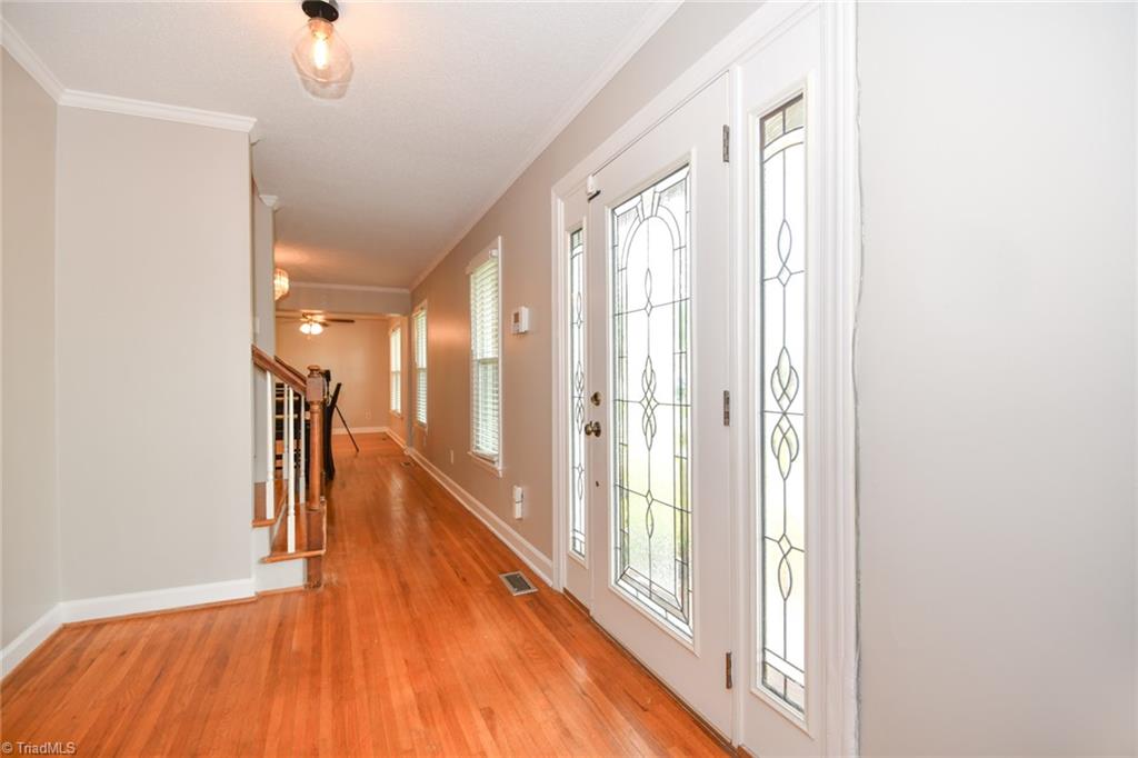 High Point, North Carolina 27265, United States, 4 Bedrooms Bedrooms, ,3 BathroomsBathrooms,Residential,Pending,161429