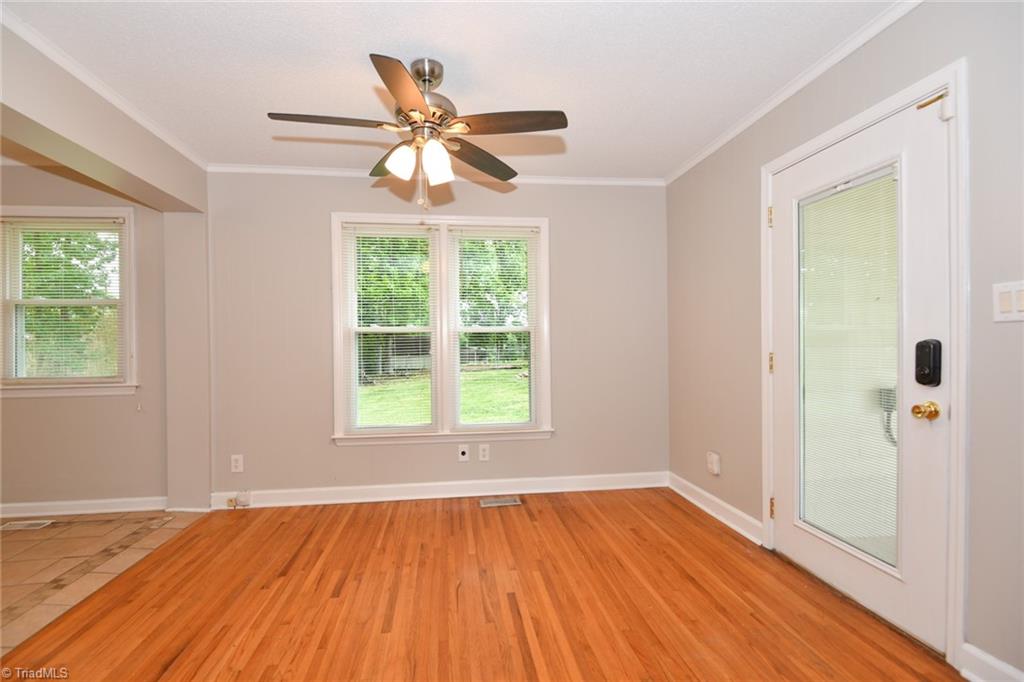 High Point, North Carolina 27265, United States, 4 Bedrooms Bedrooms, ,3 BathroomsBathrooms,Residential,Pending,161429