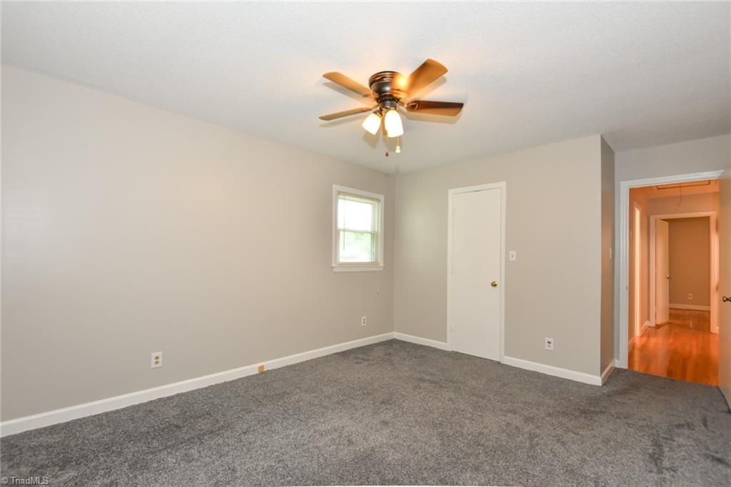 High Point, North Carolina 27265, United States, 4 Bedrooms Bedrooms, ,3 BathroomsBathrooms,Residential,Pending,161429