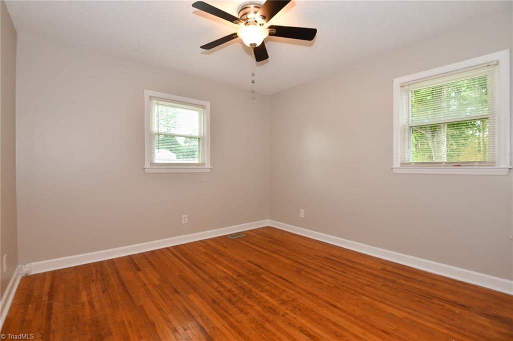 High Point, North Carolina 27265, United States, 4 Bedrooms Bedrooms, ,3 BathroomsBathrooms,Residential,Pending,161429