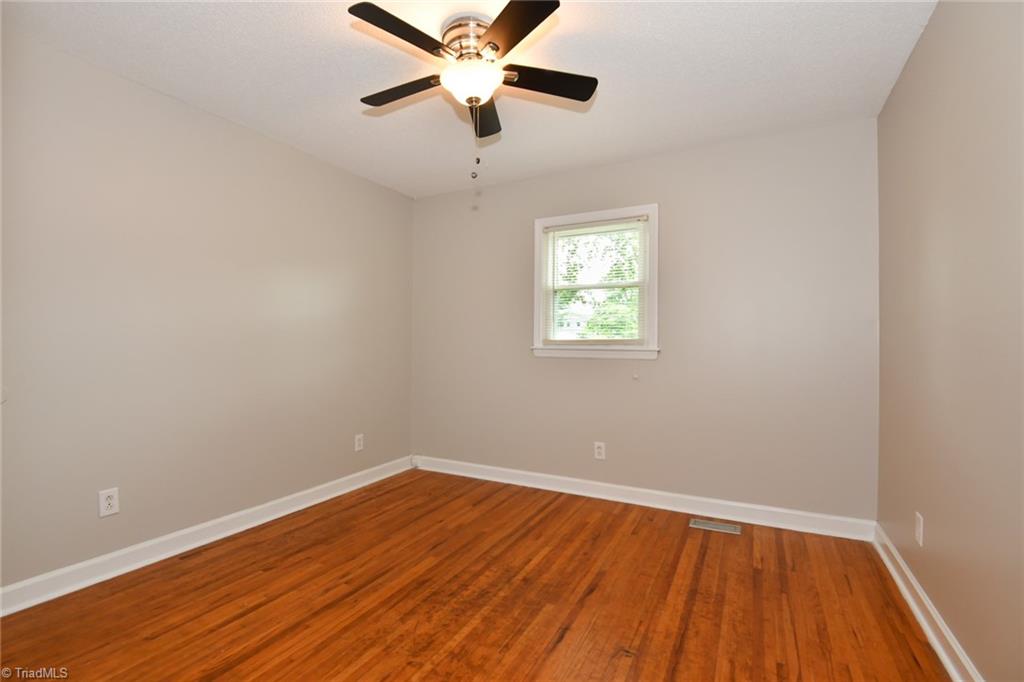 High Point, North Carolina 27265, United States, 4 Bedrooms Bedrooms, ,3 BathroomsBathrooms,Residential,Pending,161429