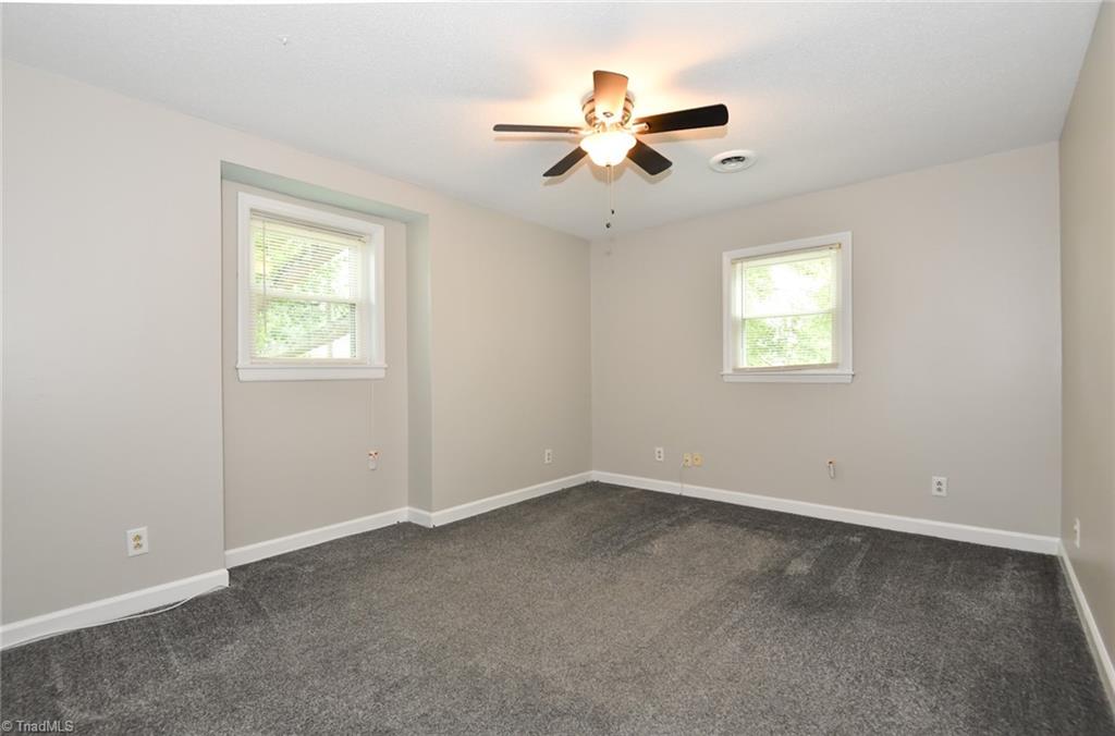 High Point, North Carolina 27265, United States, 4 Bedrooms Bedrooms, ,3 BathroomsBathrooms,Residential,Pending,161429