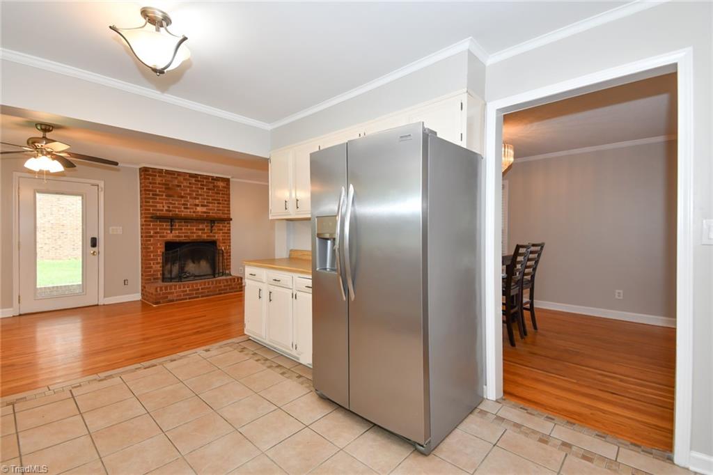 High Point, North Carolina 27265, United States, 4 Bedrooms Bedrooms, ,3 BathroomsBathrooms,Residential,Pending,161429