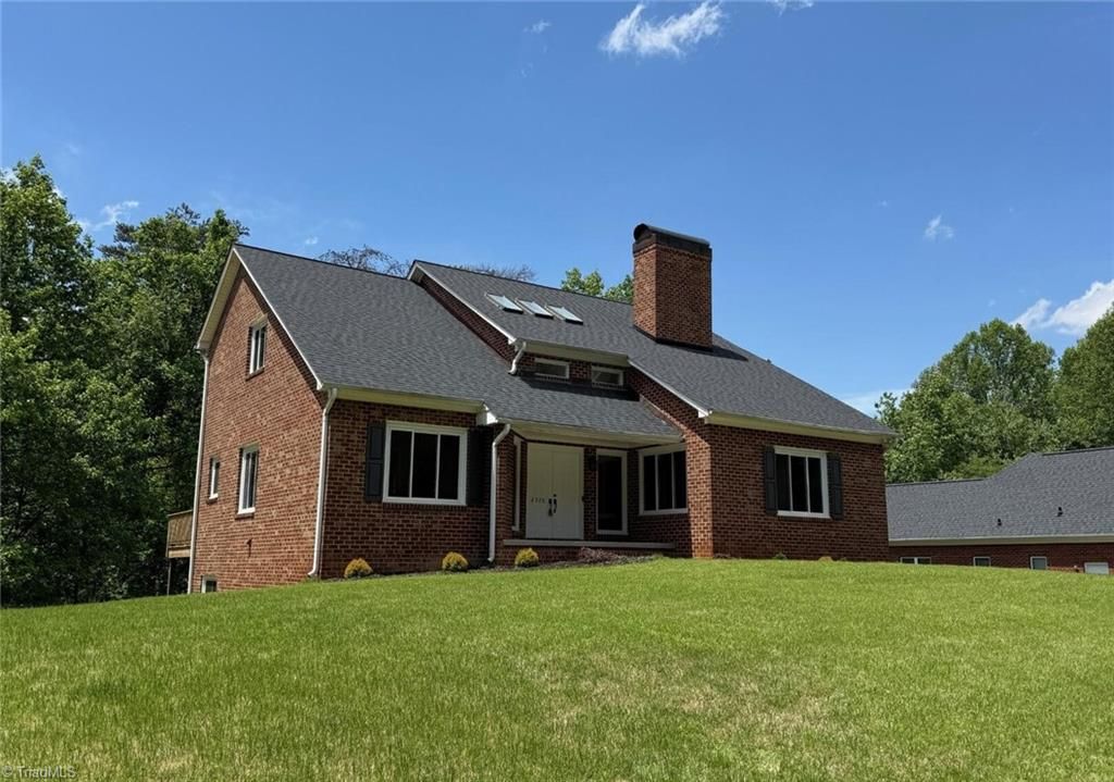 Photo of 2528 Treetop Lane, Winston-Salem, NC 27101 (MLS # 1213992)