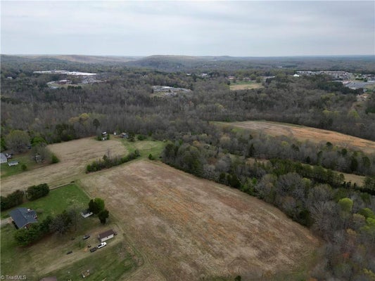 222 ISLAND DR, MADISON, NC 27025 - Image 5916fa0d6d3e30ca2ef730d0caf2c732/2185971705