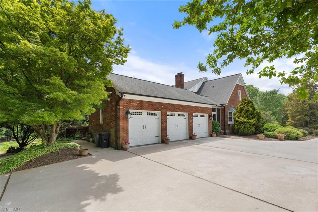 985 Longreen Drive, Kernersville, North Carolina image 3