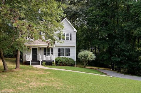 A home in Clemmons