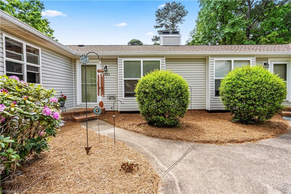 5923 Suncreek Court, Raleigh, North Carolina image 2