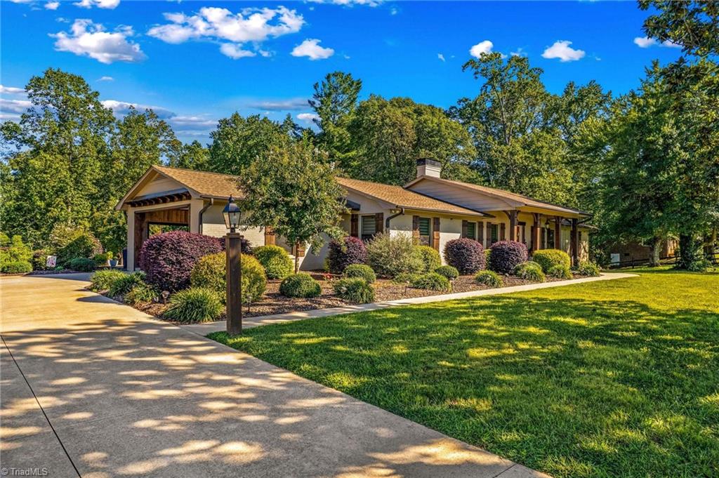 Photo of 2361 Kennedy Road, Thomasville, NC 27360 (MLS # 1235797)