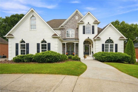 Homes For Sale - 1021 Glen Day Drive<br/> Forsyth County, Clemmons, NC 27012