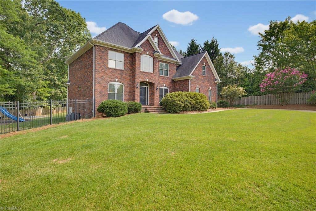 Photo of 4 Willow Oak Court, Greensboro, NC 27408 (MLS # 1228961)