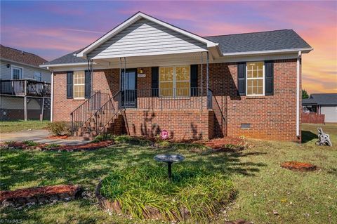 Homes For Sale - 2203 Joseph Mcneil Avenue<br/> Greensboro, NC 27405