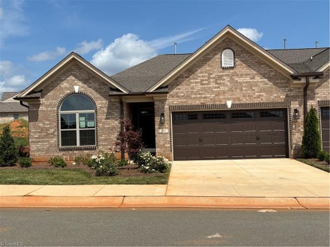 Townhouse For Sale - 1095 Beechcraft Drive<br/> Mebane, NC 27302