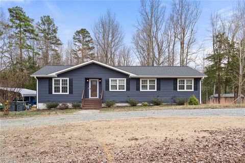 Homes For Sale - 6573 Monnett Road<br/> Climax, NC 27233