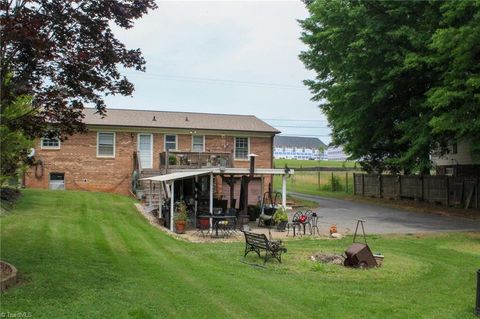 A home in Kernersville