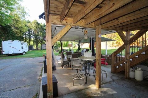 A home in Kernersville