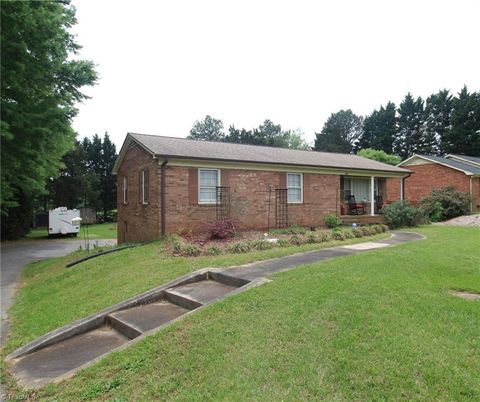 A home in Kernersville