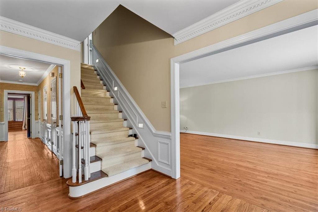 Greensboro, North Carolina 27403, United States, 3 Bedrooms Bedrooms, ,3 BathroomsBathrooms,Residential,Pending,82044