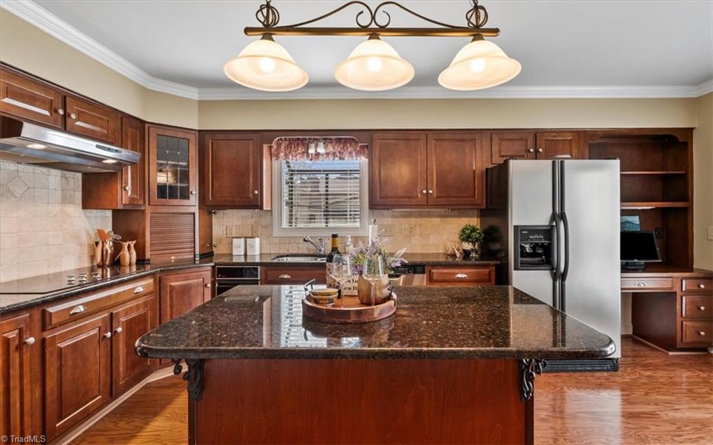 Greensboro, North Carolina 27403, United States, 3 Bedrooms Bedrooms, ,3 BathroomsBathrooms,Residential,Pending,82044