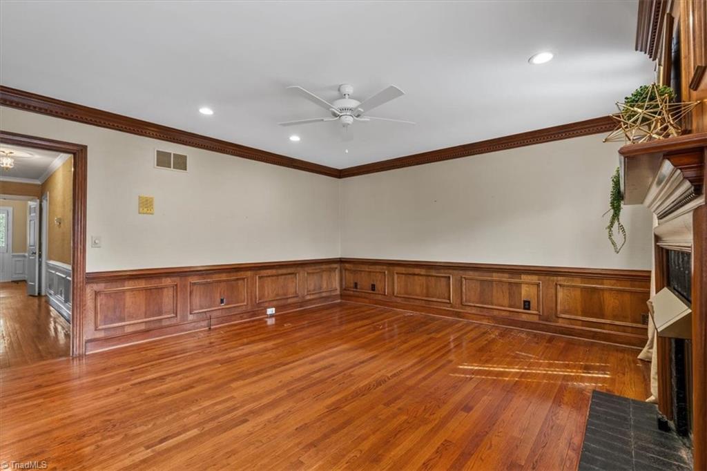 Greensboro, North Carolina 27403, United States, 3 Bedrooms Bedrooms, ,3 BathroomsBathrooms,Residential,Pending,82044