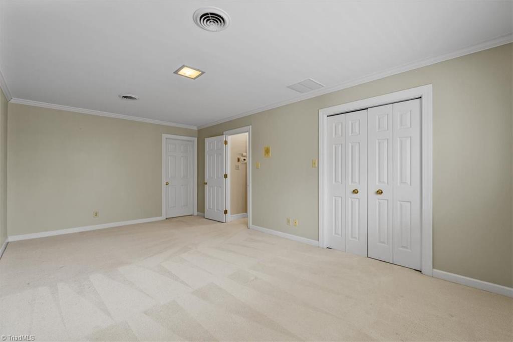 Greensboro, North Carolina 27403, United States, 3 Bedrooms Bedrooms, ,3 BathroomsBathrooms,Residential,Pending,82044