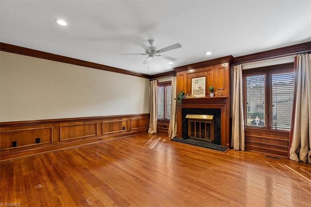 Greensboro, North Carolina 27403, United States, 3 Bedrooms Bedrooms, ,3 BathroomsBathrooms,Residential,Pending,82044