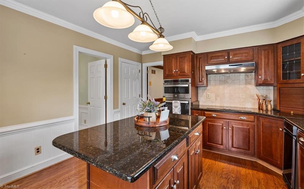 Greensboro, North Carolina 27403, United States, 3 Bedrooms Bedrooms, ,3 BathroomsBathrooms,Residential,Pending,82044