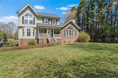 Homes For Sale - 763 Country Club Road Extension<br/> Wilkesboro, NC 28697