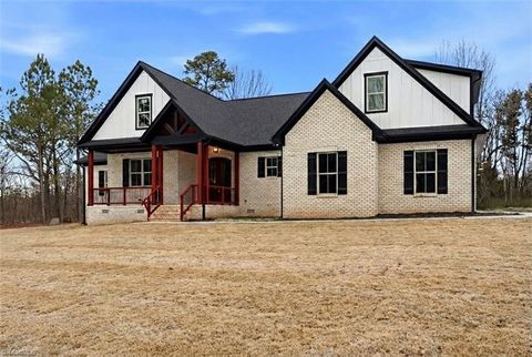 Homes For Sale - 7676 Caber Road<br/> Browns Summit, NC 27214