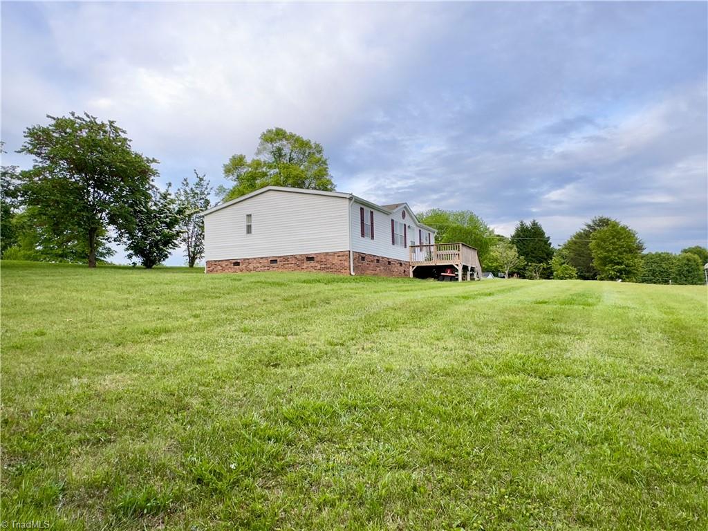 1020 Willow Creek Drive, Pinnacle, North Carolina image 4