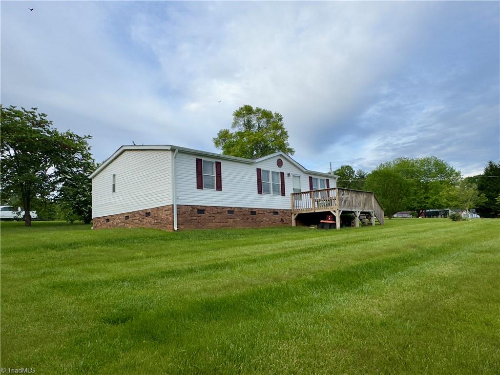 1020 Willow Creek Drive, Pinnacle, North Carolina image 1