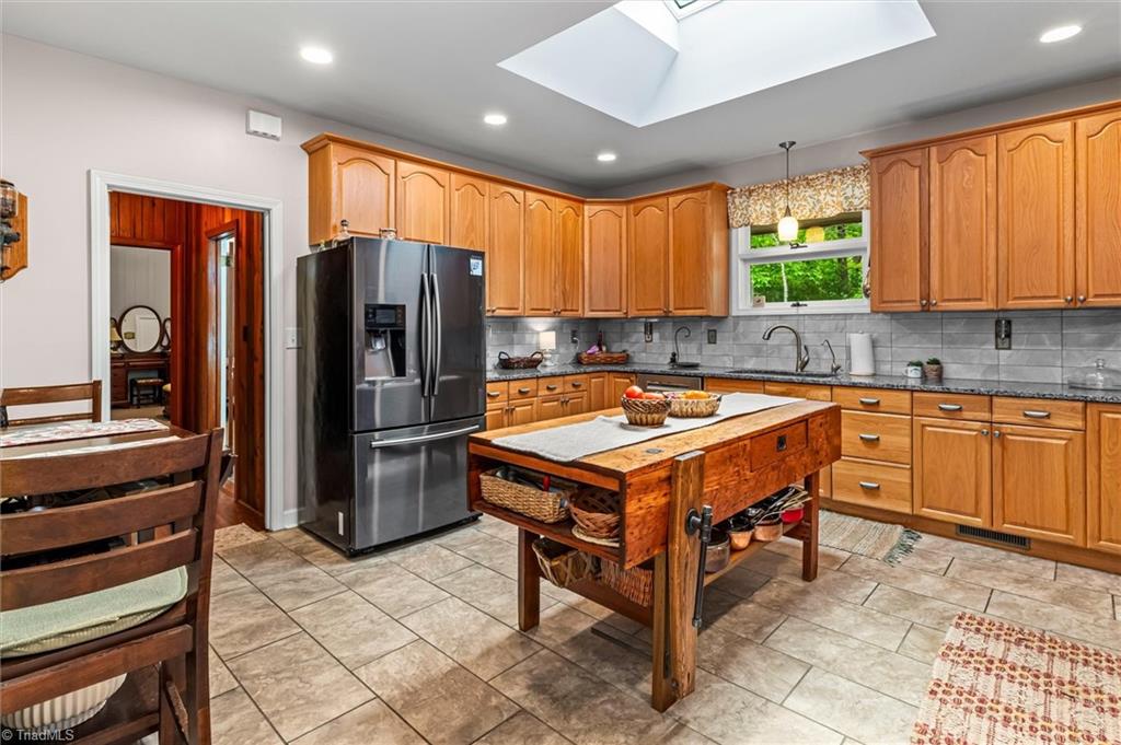 479 Lawrelyn Drive, Mount Airy, North Carolina image 11