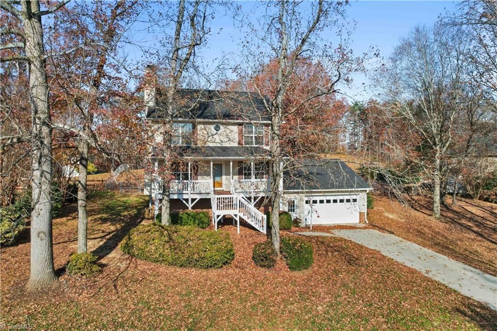 Photo of 139 Creek Meadow Drive, Lexington, NC 27295 (MLS # 1203076)