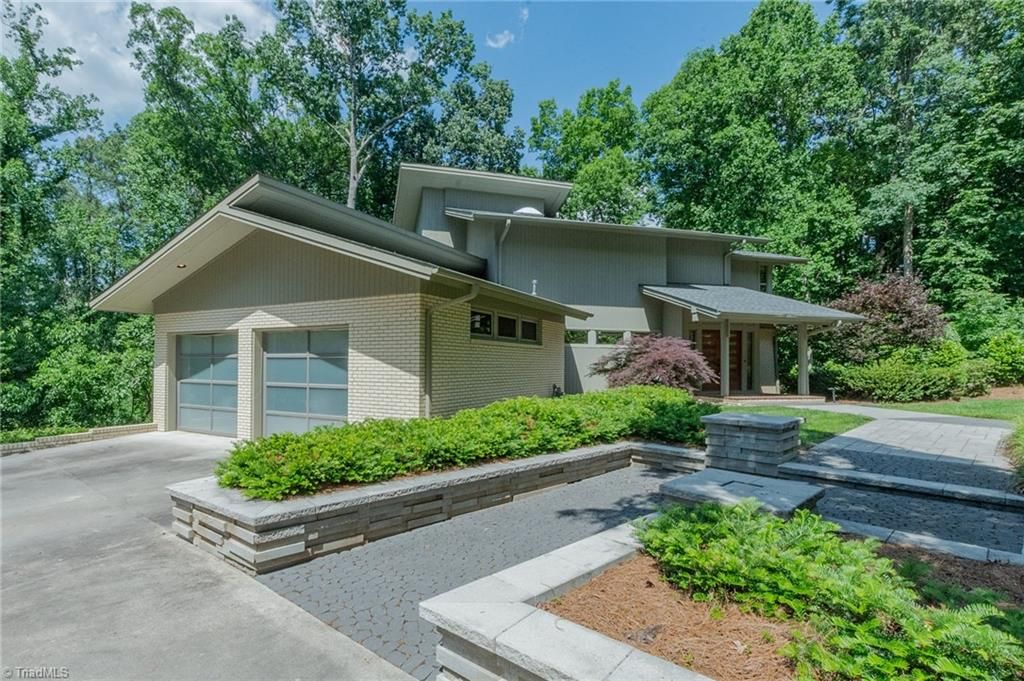 Photo of 6832 Colonial club Drive, Thomasville, NC 27360 (MLS # 1222134)