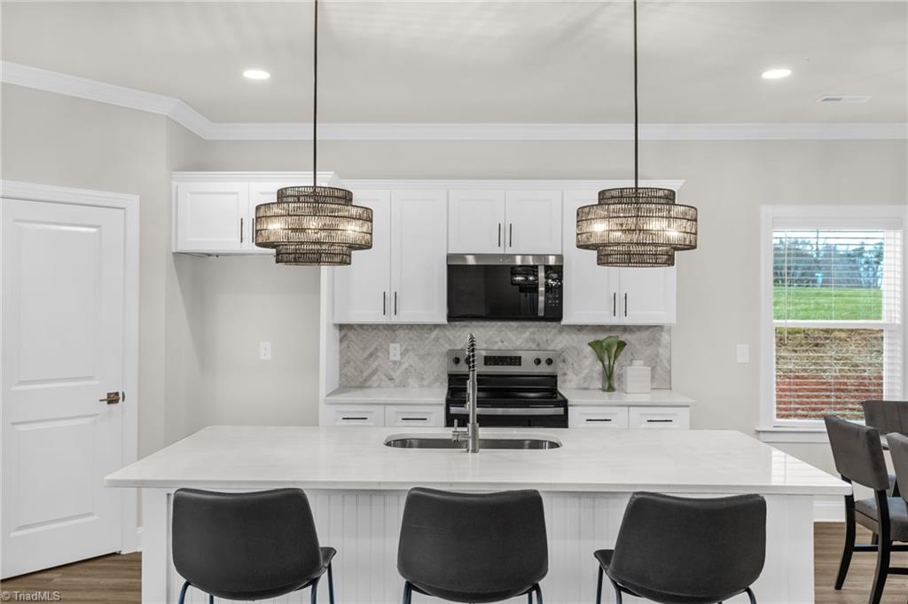 Madison, North Carolina 27025, United States, 3 Bedrooms Bedrooms, ,3 BathroomsBathrooms,Residential,Active,250945