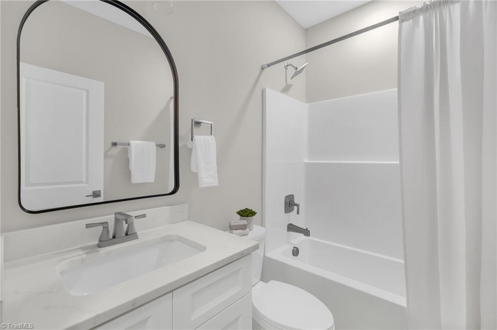 Madison, North Carolina 27025, United States, 3 Bedrooms Bedrooms, ,3 BathroomsBathrooms,Residential,Active,250945