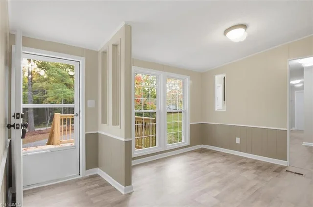 259 Walter Road, photo 4 of 46