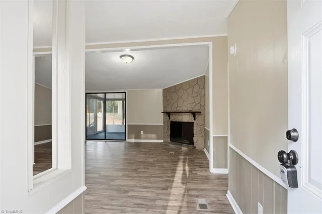 259 Walter Road, photo 3 of 46
