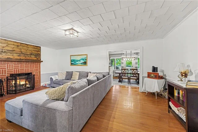 226 Pleasant Hill Drive, photo 5 of 45