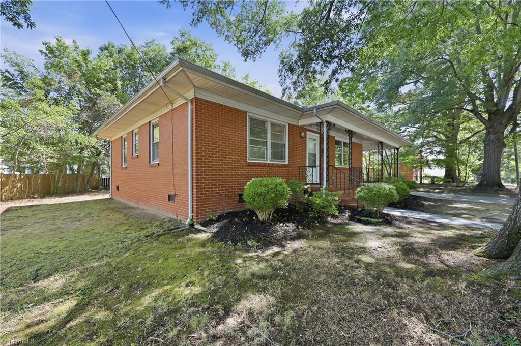 Photo of 912 Virginia Avenue, Burlington, NC 27217 (MLS # 1225652)