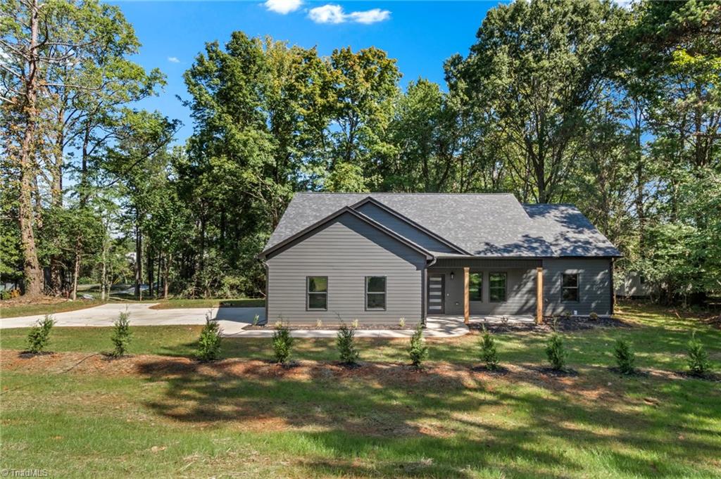 Photo of 2309 Frederick Drive, Winston-Salem, NC 27103 (MLS # 1237625)