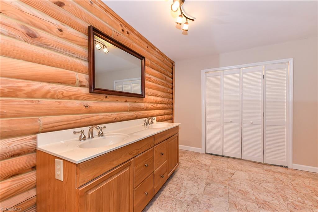 Browns Summit, North Carolina 27214, United States, 3 Bedrooms Bedrooms, ,2 BathroomsBathrooms,Residential,Active,87671