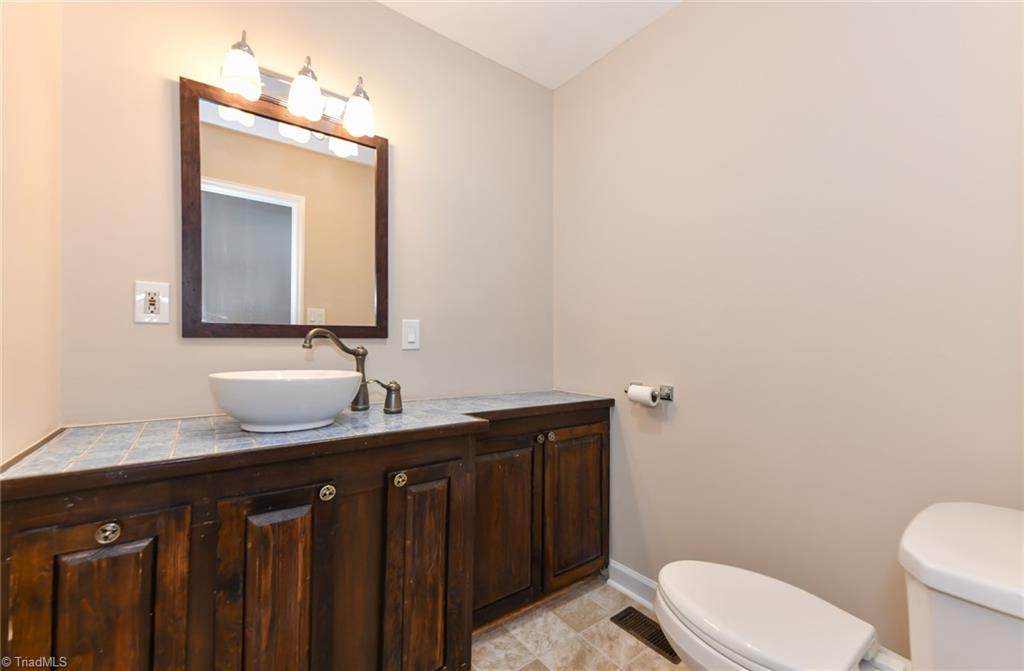 Browns Summit, North Carolina 27214, United States, 3 Bedrooms Bedrooms, ,2 BathroomsBathrooms,Residential,Active,87671